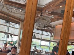 -蜜桃餐厅·伴山(湖滨商业街店)