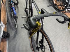 -道路口单车爱瓦士dahon大行