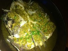 -阿瓦山寨·湘菜现炒·剁椒鱼头王(咸阳总店)