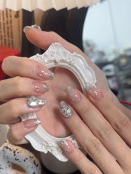 -芊屿芊浔美甲