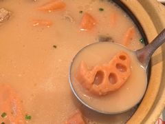 -肥肥虾庄·金牌油焖大虾(汉口城市广场店)