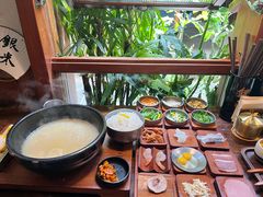 -银米·云南传统过桥米线(双廊黑金冠店)