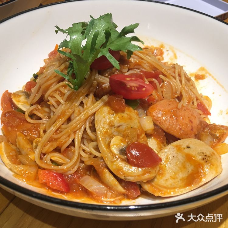 一楼大多数是适合2-3人的 二楼是3-4人