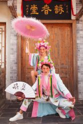 俏皮可爱-巴黎婚纱摄影工作室