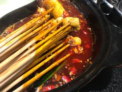 -两三事小郡肝串串香火锅(桂庙店)