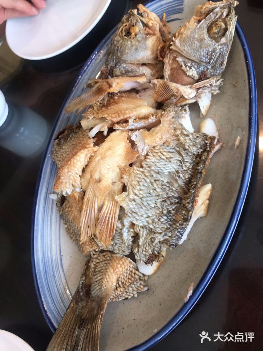 鲁菜根·泰山菜(普照店)蒜香鲈鱼图片