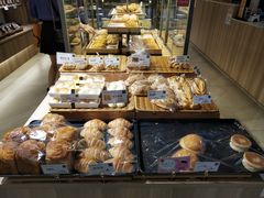 -顶东面包花园·生日蛋糕(世博店)
