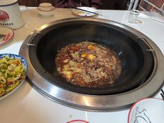 -人民公社铁锅炖·东北菜(卫国道店)