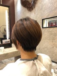 -AKOZO Beauty Salon
