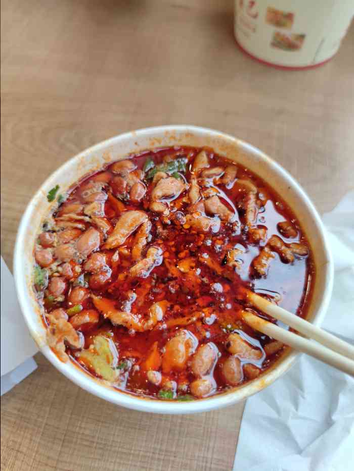 酷辣大嘴巴 炸串(女人街店)-"味道不错,经常光顾,酸辣粉,鱿鱼人气最高