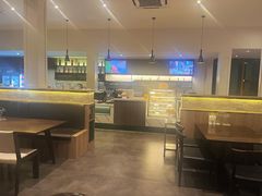 -Chom Cafe and Restaurant