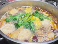 -尚尚仙·酸汤猪手·猪肚鸡火锅(华联万柳购物中心店)