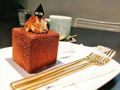 -UNI UNI(环亚凯瑟琳店)