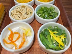 -良米山·云南野生菌过桥米线(上海首店)