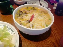 金汤酥肉酸辣米线-云海肴·汽锅鸡·云南菜(苏州中心店)