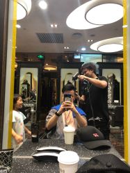 点击看大图 -八佰伴8008星级形象店