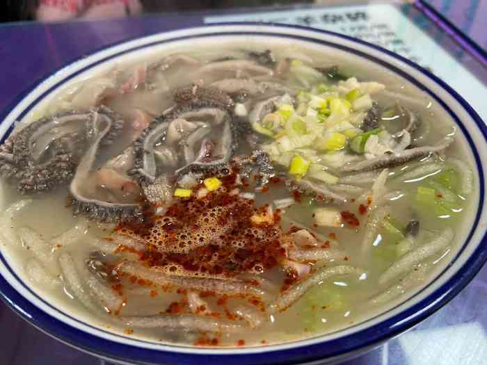 今天刚好路过这家店之前就听说这家杂碎非常好吃果不其然感觉和陕北的