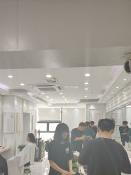 -镁连社·美联社