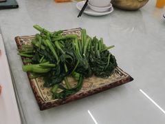 清炒时蔬-范饭椰林川湘味海鲜·椰子鸡(三亚湾椰梦长廊店)