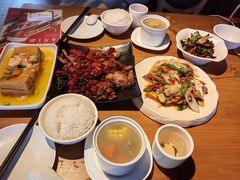 -隔壁老王·家常云南菜(花巷店)