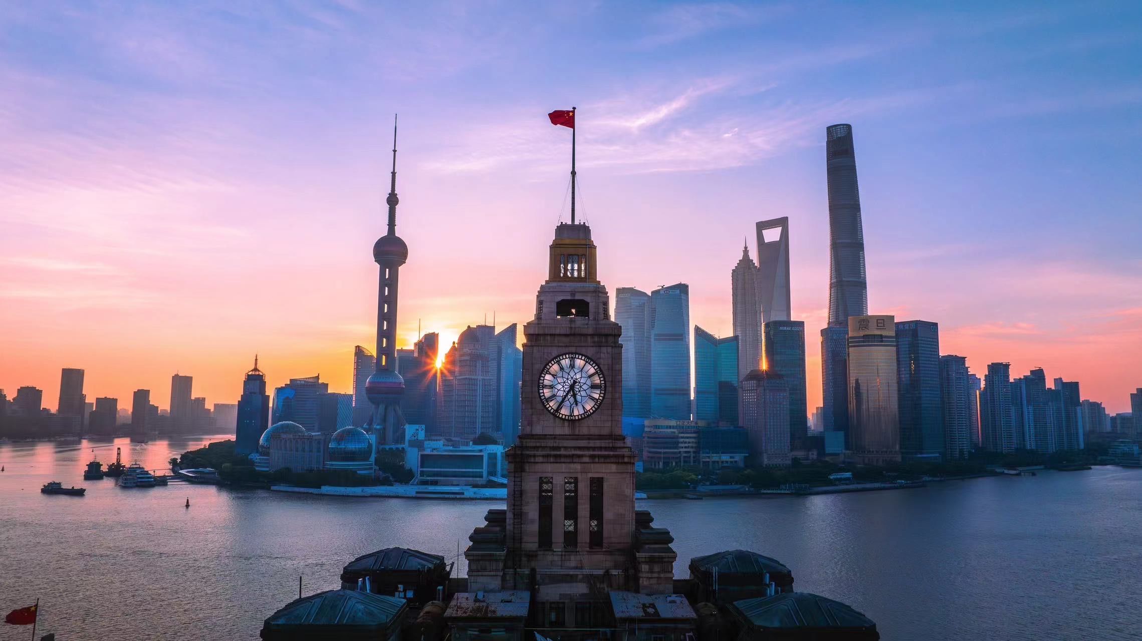 0元玩转这座城#外滩 #旅行推荐官 来上海看魔都日出吃上海点心#捣方