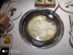 -粤小煲鲜汤猪肚鸡(丹尼斯二天地店)