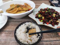 -三湘四水正宗湘菜(君峰路店)