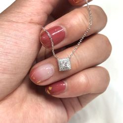 -威德钻石-克拉钻大本营(南京东路店)