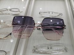 -无界眼镜MaxLess(南翔印象城店)