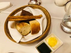 餐前棍包-塞纳河法国餐厅(意式风情街店)