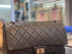 -爱革·洗衣改衣·洗鞋修鞋·洗包修包·奢侈品护理(宝地广场店)