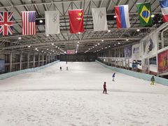 -乔波室内滑雪场