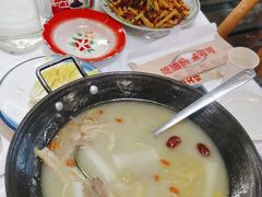 -霄汉牛三鲜湖北砂锅菜(万松园2店)
