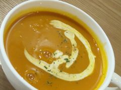 南瓜汤-HELLO 27 意面·沙拉·帕尼尼