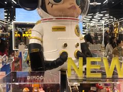 -泡泡玛特POPMART(侨福芳草地店)