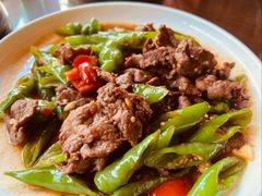 小炒黄牛肉-芦茨金富饭庄·25年老字号·专做稻草鸡