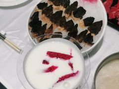 -红鼎豆捞·非遗鲍皇汤火锅(宝丰路店)