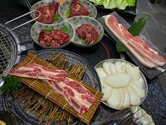 招牌四味坛子肉-芝士牛炭火烤肉