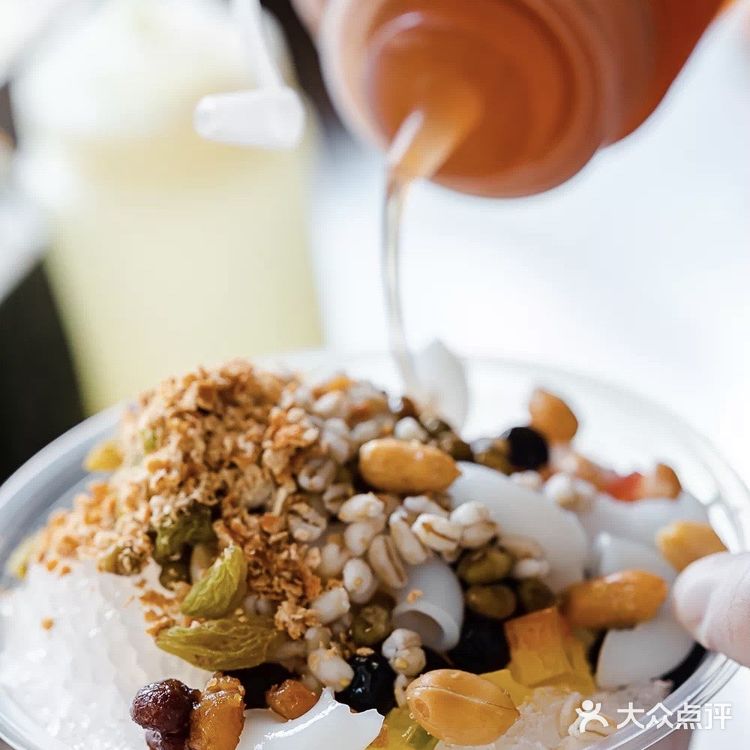  摆了8年的甜汤摊没了，开店了 