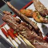 吃着烤串🍢 却有蹦迪的冲动