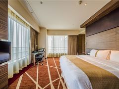 -上海虹桥西郊假日酒店