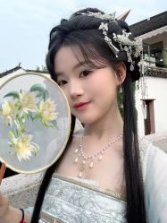 -一揽芳华汉服旗袍体验馆(拙政园店)