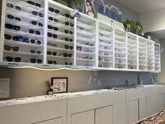 -天空之镜眼镜店蔡司依视路授权店(天通苑店)