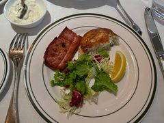 招牌蟹肉饼-Wolfgang’s Steakhouse 沃夫冈牛排馆(上海白玉兰广场店)