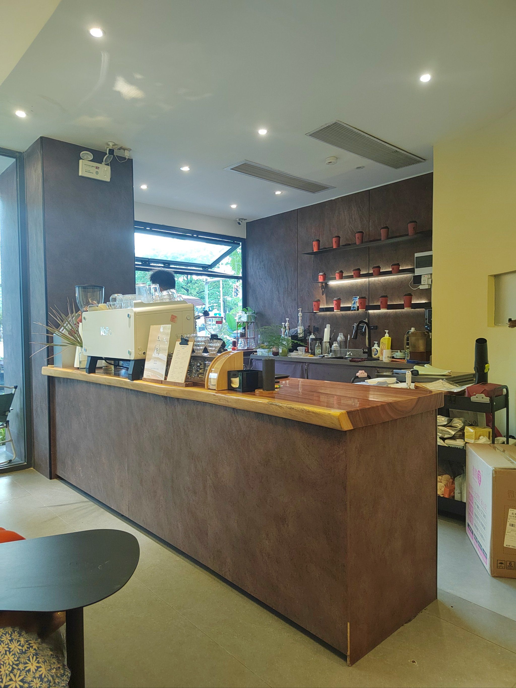 咖啡馆一角,悠闲时光