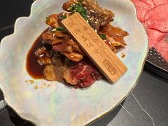 -山川小町·极番烧肉(新地假日广场店)
