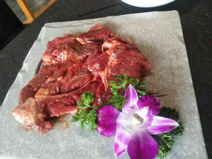 丹东小黑牛烤肉(泗阳店)-"总体感觉还是很不错的.肉份量足.味道也很.