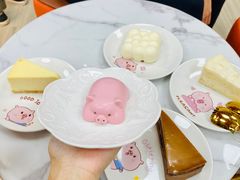 粉猪猪蛋糕-猪盟咖啡店(玖洲道店)