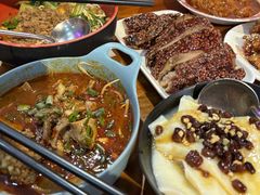 -爆炸头阿姨小四川正宗川味小吃(无任何分店)