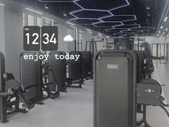 -跃动游泳健身俱乐部(新华传媒店)
